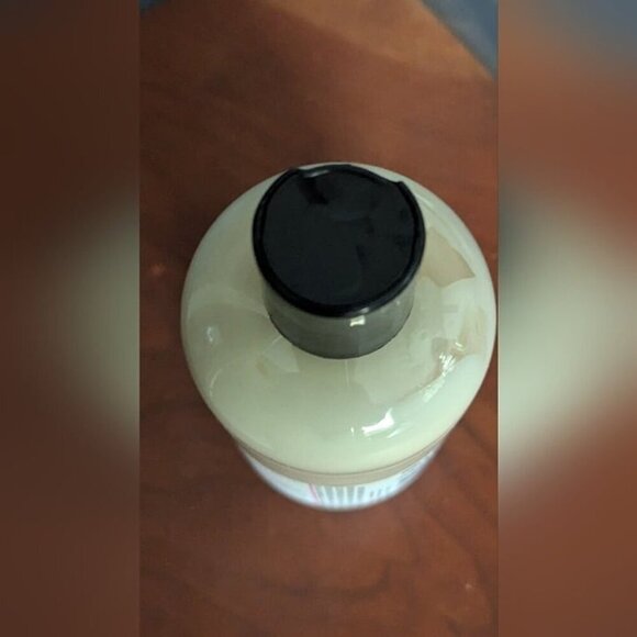 NWT Find Your Happy Place Moisturizing Body Lotion - Picture 3 of 6